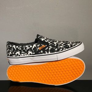 VANS SLIP ON PRO SYNDICATE (FLASCHEN)Black/White